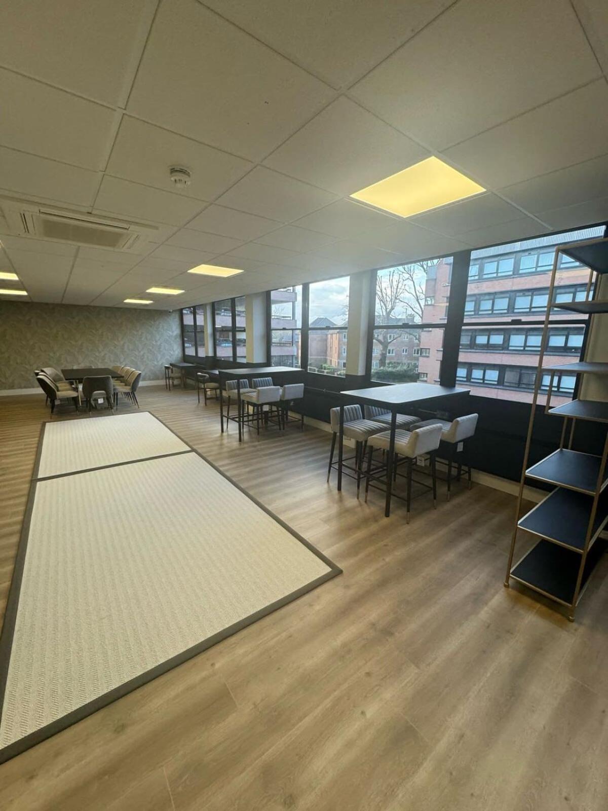Bright Contemporary Studio In 东格林斯特德 外观 照片