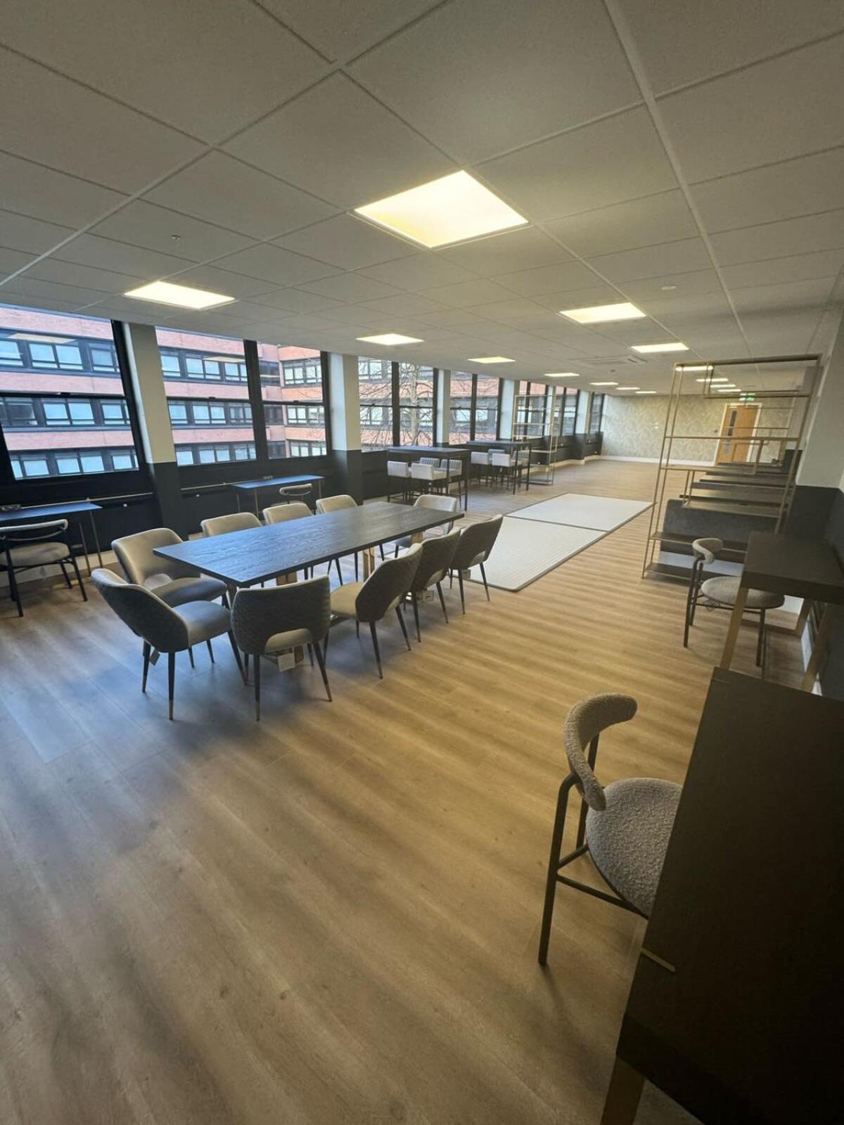 Bright Contemporary Studio In 东格林斯特德 外观 照片