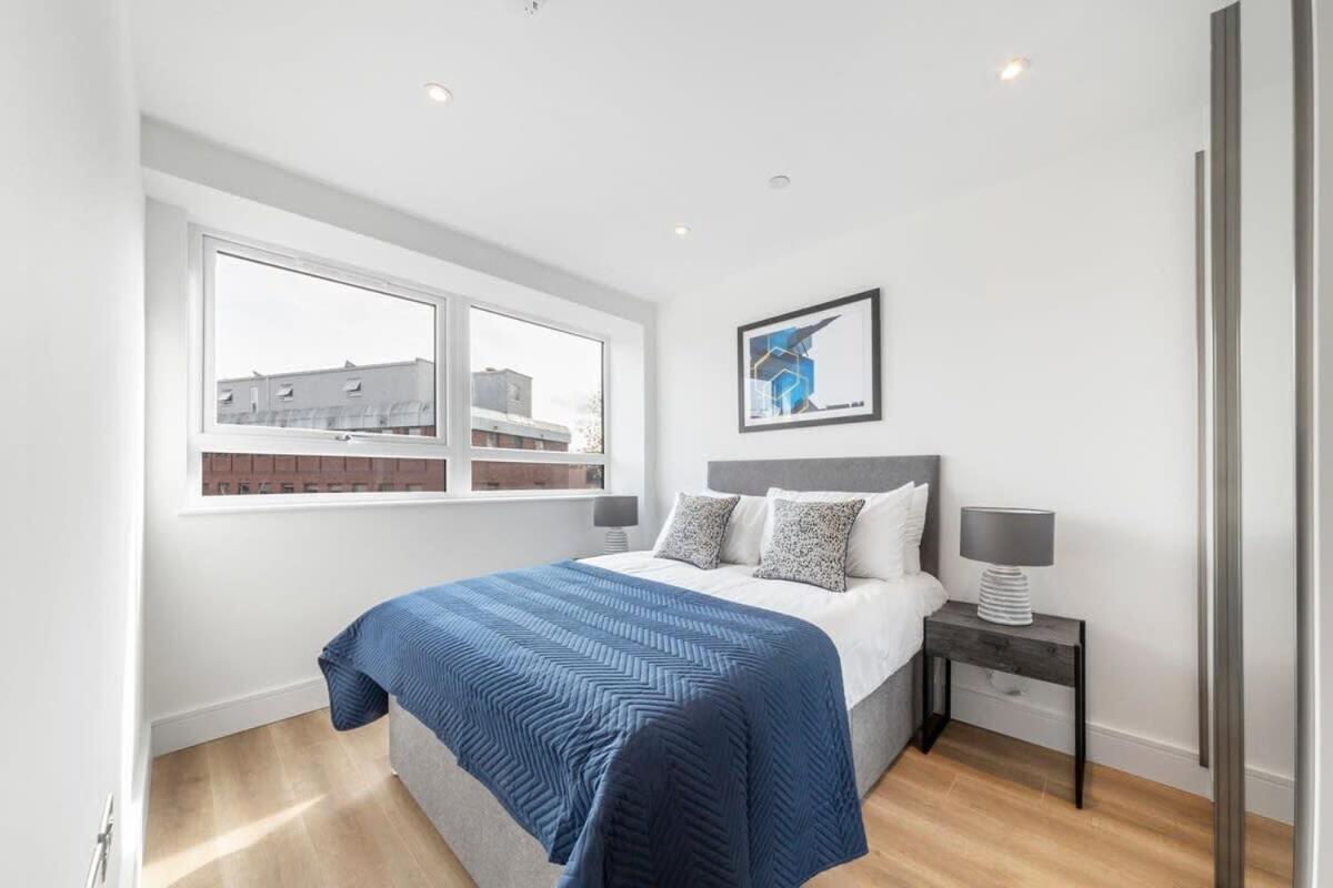 Bright Contemporary Studio In 东格林斯特德 外观 照片