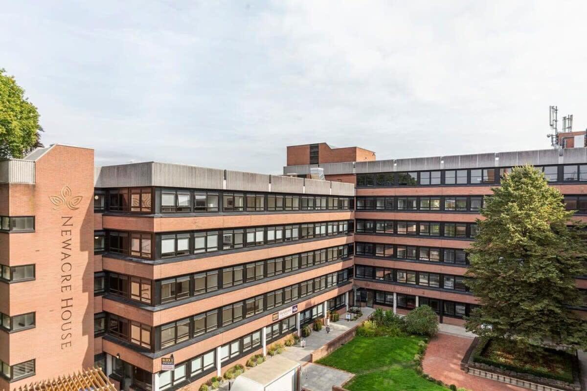 Bright Contemporary Studio In 东格林斯特德 外观 照片